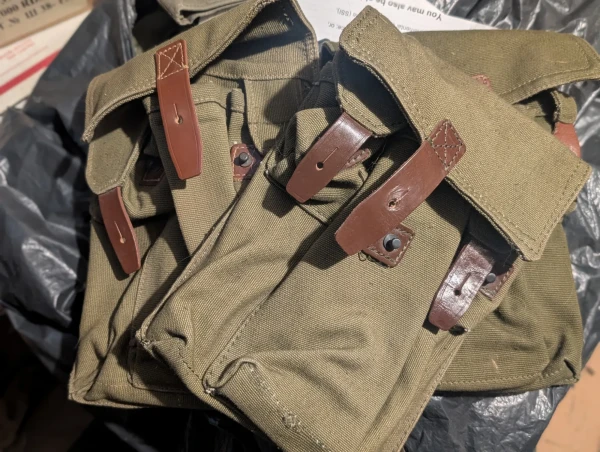 Romanian 3 Cell Mag Pouch Unissued